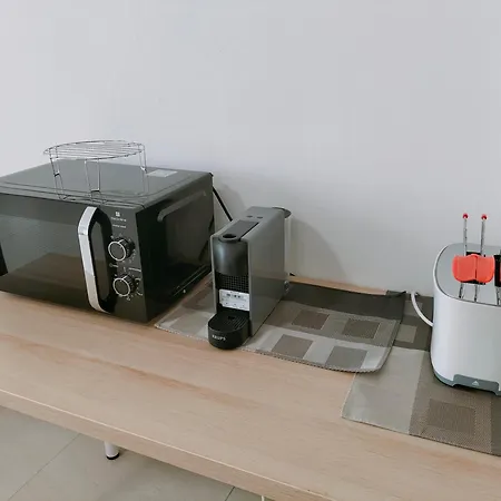 Facentro - Free Wifi & Air Conditioning Appartement *