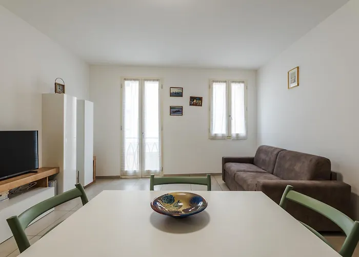 Facentro - Free Wifi & Air Conditioning شقة فينْتْسا