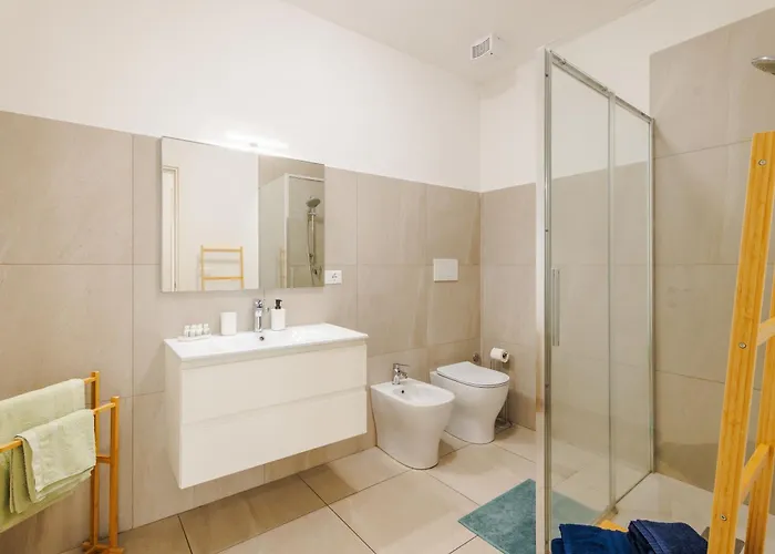 Facentro - Free Wifi & Air Conditioning *