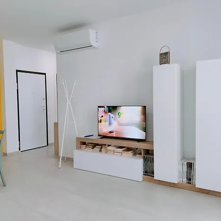 Facentro - Free Wifi & Air Conditioning Διαμέρισμα Faenza