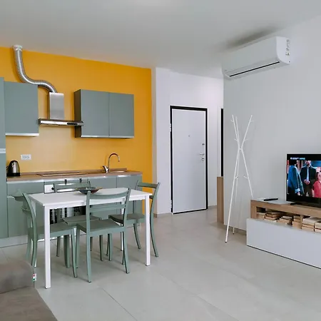 Facentro - Free Wifi & Air Conditioning