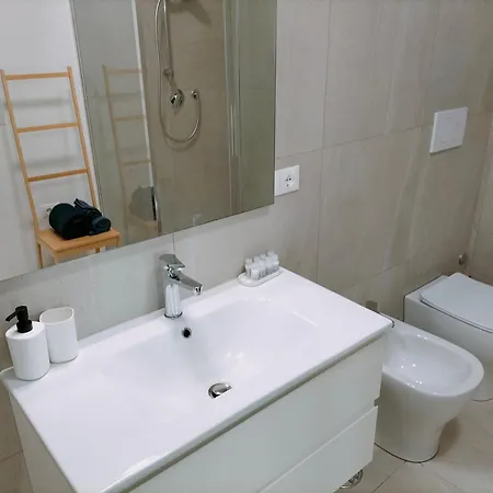 Facentro - Free Wifi & Air Conditioning Διαμέρισμα Faenza