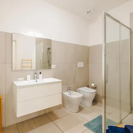 Facentro - Free Wifi & Air Conditioning *