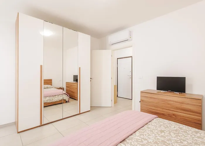 Facentro - Free Wifi & Air Conditioning