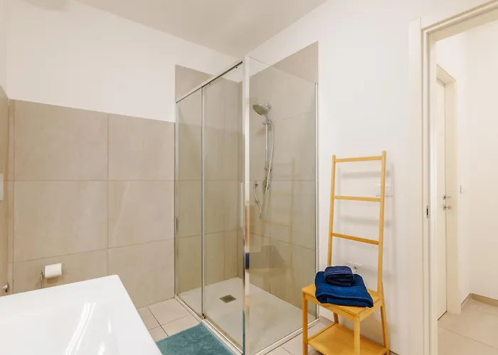 Facentro - Free Wifi & Air Conditioning 파엔차